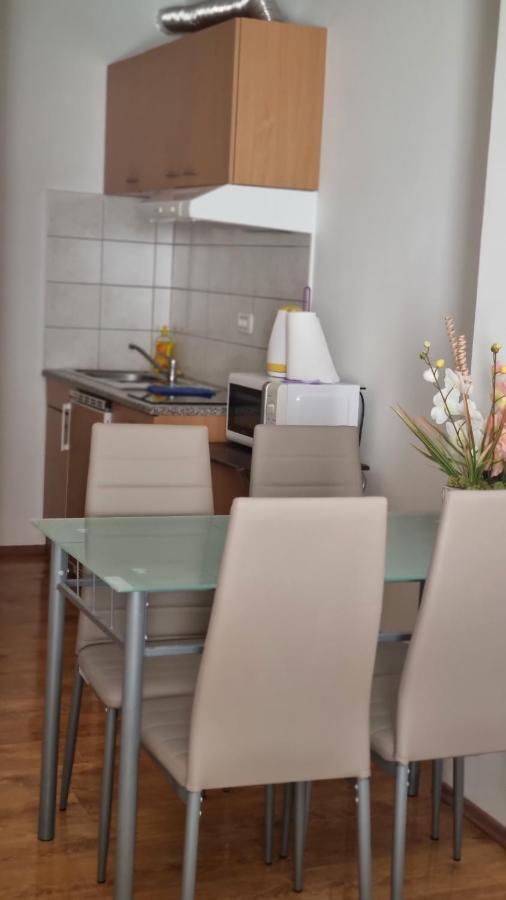 Apartmani Barbara เบรอเซส ภายนอก รูปภาพ
