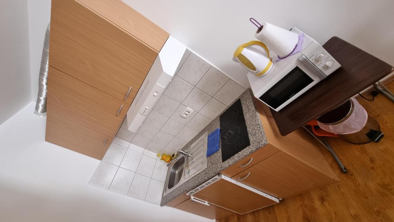 Apartmani Barbara เบรอเซส ภายนอก รูปภาพ