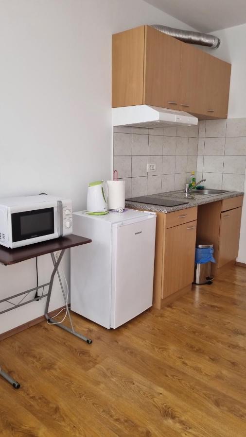 Apartmani Barbara เบรอเซส ภายนอก รูปภาพ