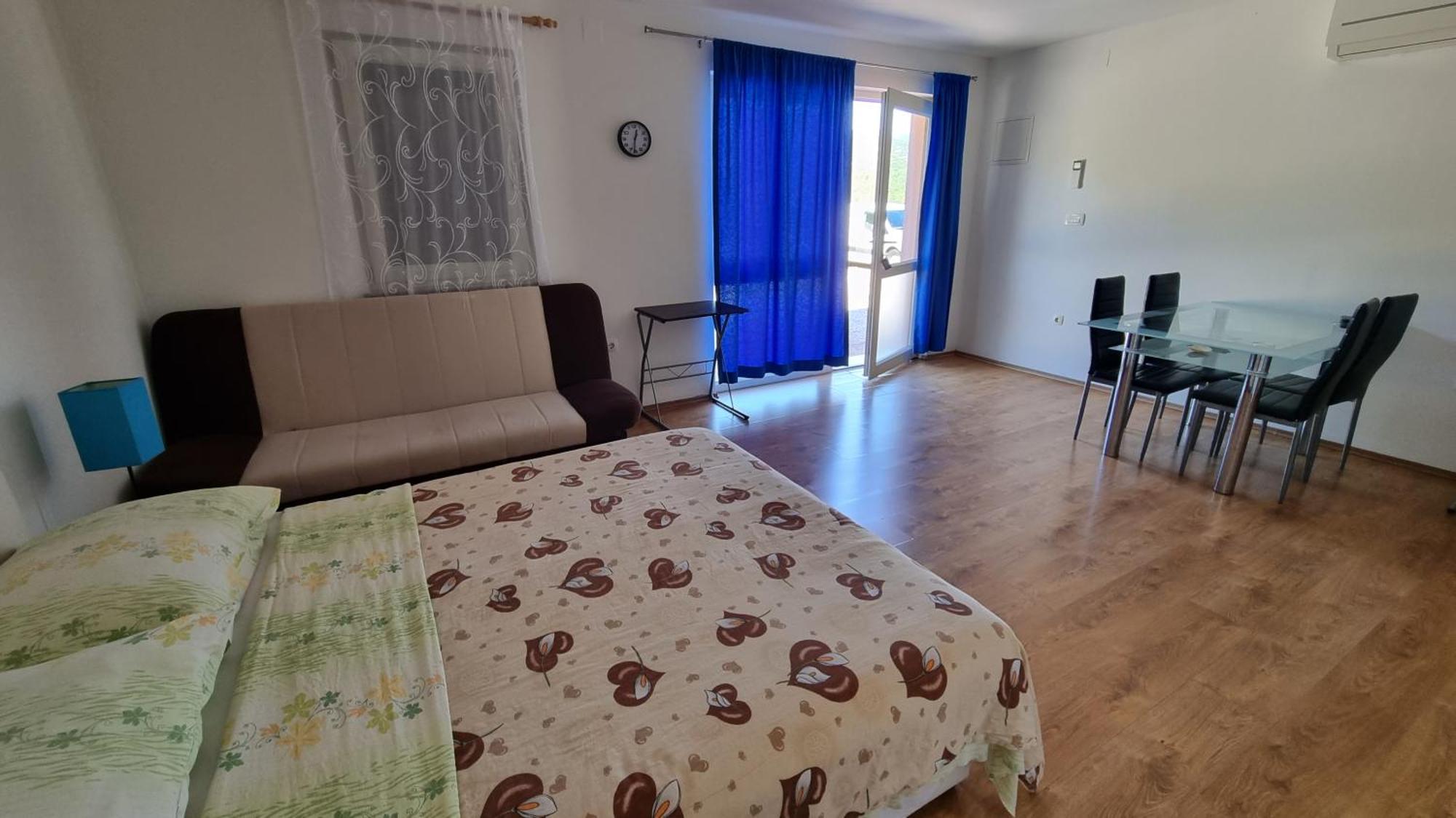 Apartmani Barbara เบรอเซส ภายนอก รูปภาพ